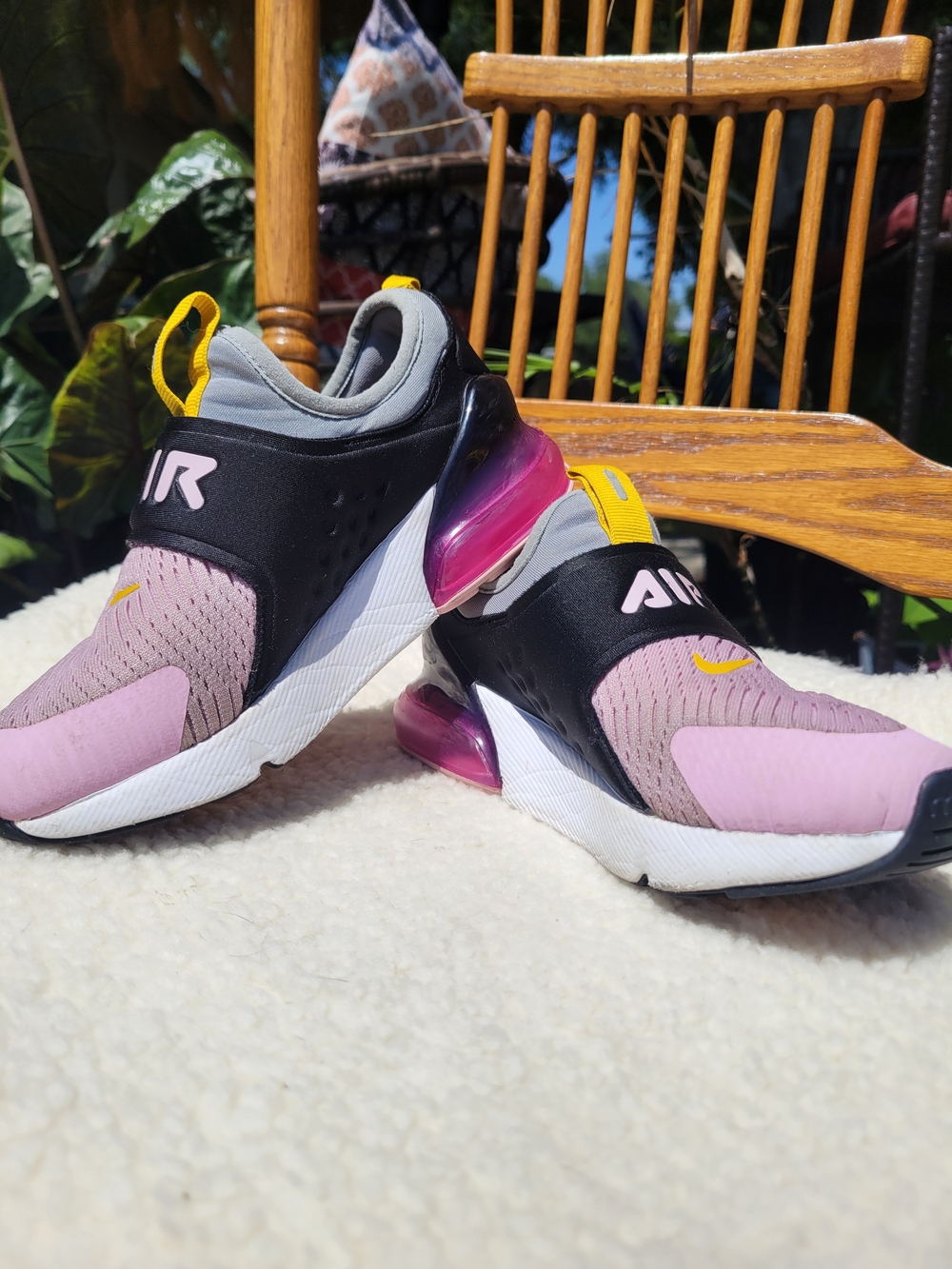 Nike Air Max 270 Slip-On Kid's Sneakers in Pink and Black